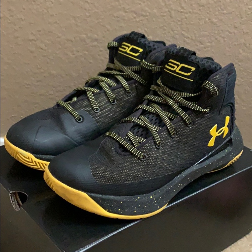 Under Armor Curry 3